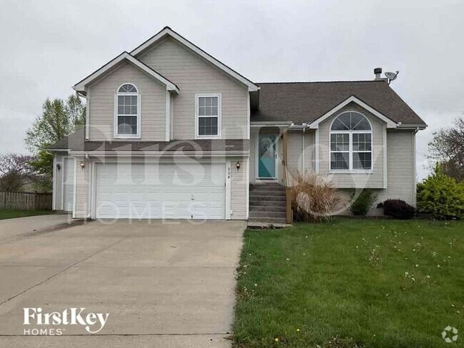 Building Photo - 904 E Madelyn Dr