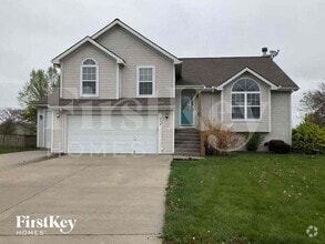 Building Photo - 904 E Madelyn Dr
