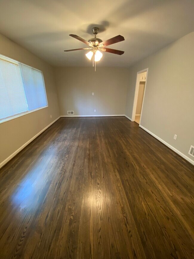 Building Photo - 1009 Springview St, Birmingham, AL 35215 -...