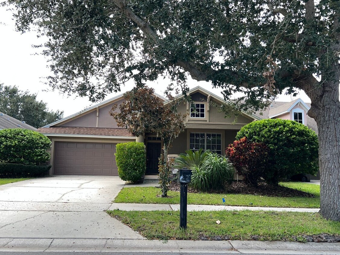Foto principal - Single family home with 3 bedrooms, 2.5 ba...