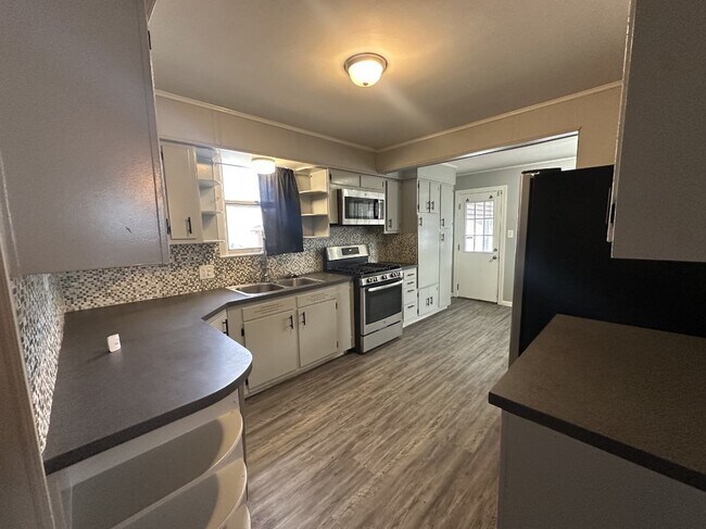 Foto del edificio - 610 Salisbury Rd