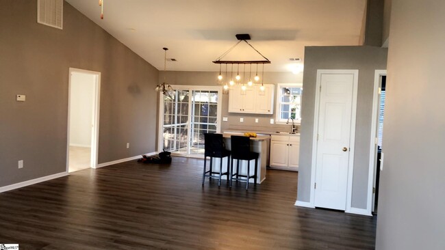 Building Photo - 31 Seaside Ln