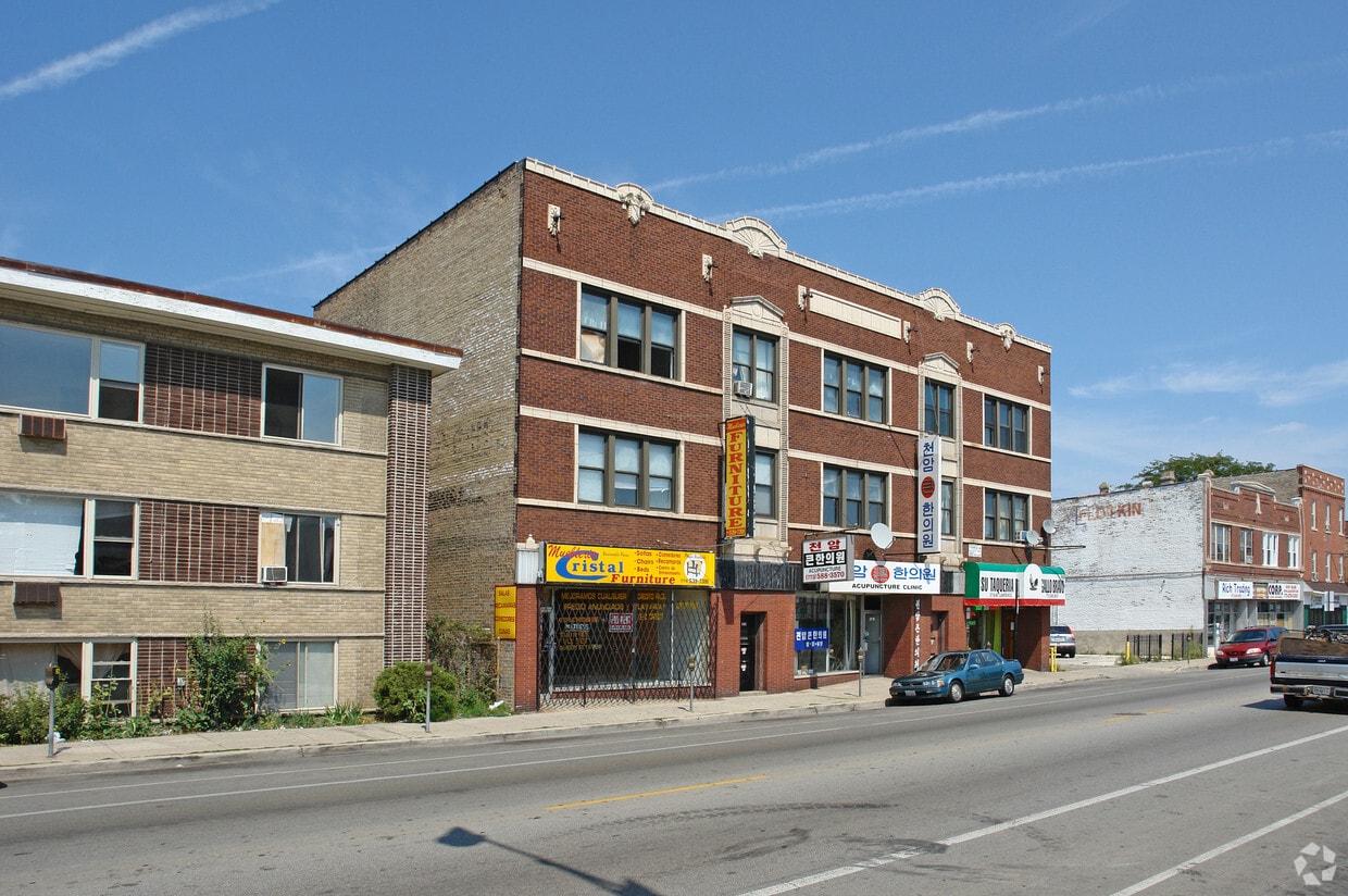 Building Photo - 3714-3718 W Lawrence Ave