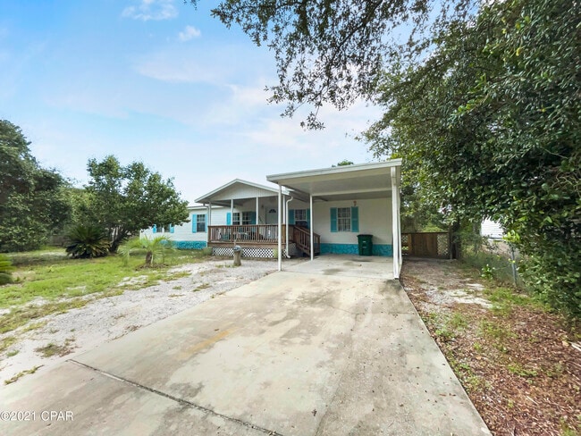 Building Photo - 22011 Lakeview Dr