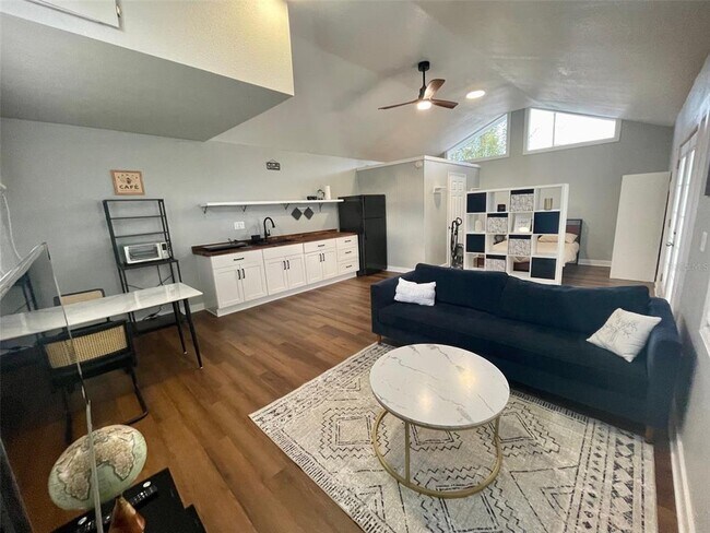 Foto del edificio - 303 W Frierson Ave