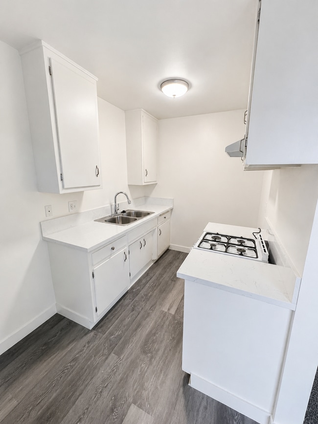 Interior Photo - 14905 Lemoli Ave.