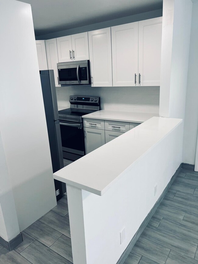 Foto del edificio - 930 N 14th Ct