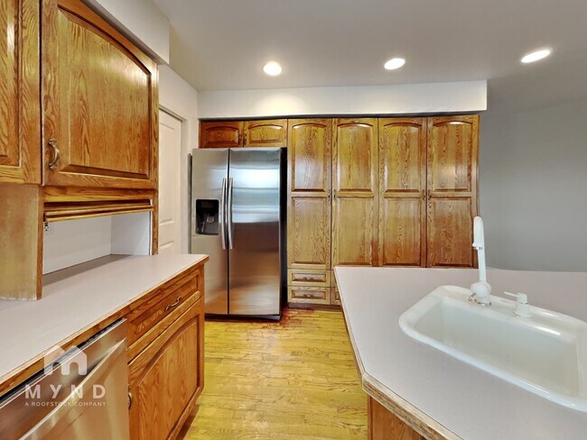 Building Photo - 6613 46th Ave Ct E