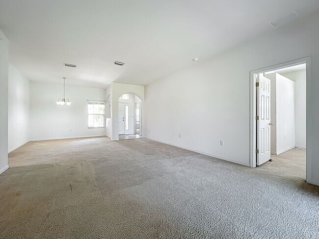 Building Photo - Large 4/2/3 Home renting $2800. month.