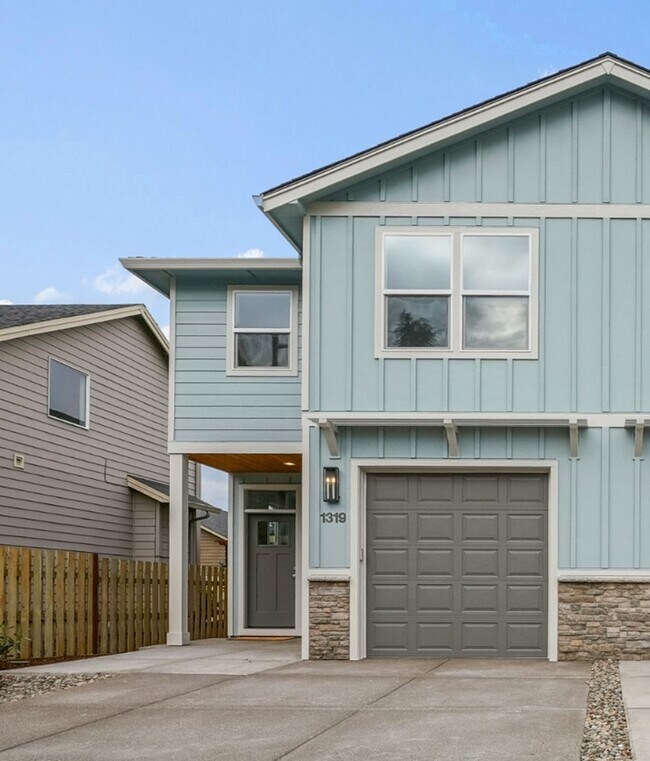 Foto del edificio - 1319 Oppek St NE