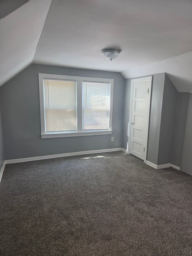 Building Photo - 306 Greenwood