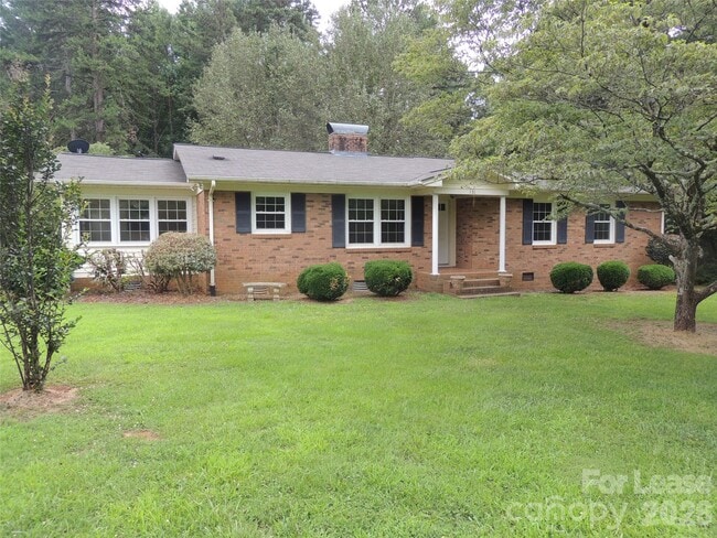 Building Photo - 131 Holbrook St