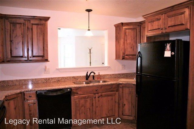 Building Photo - 3 br, 1.5 bath House - 636 Trejo