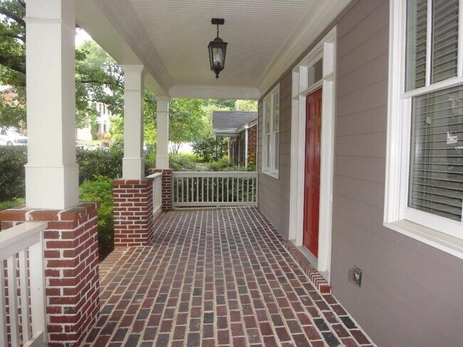 Foto del edificio - 2895 Grandview Ave NE