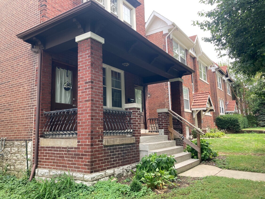 front porch - 1104 Louisville Ave