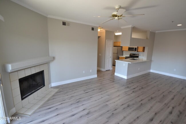 Building Photo - 5401 E Van Buren St