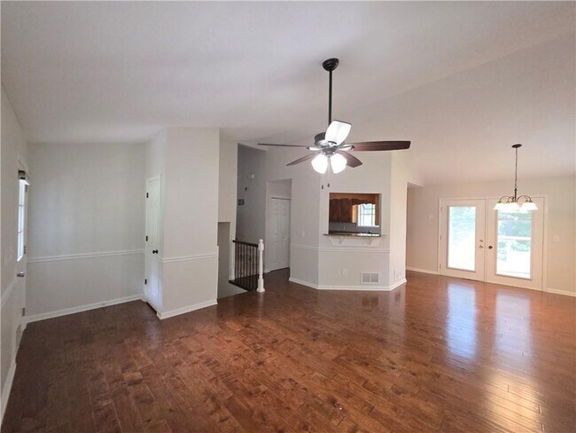 Building Photo - 570 Remington Ln