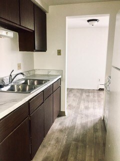 Foto del edificio - Oak Tree Village Apartments