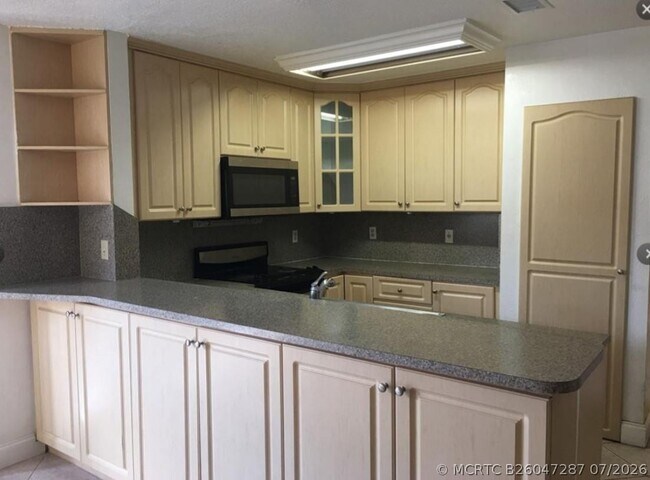 Foto del edificio - 4350 SW 72nd Terrace