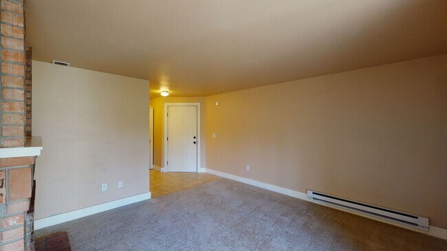 Foto del edificio - Gold Pointe condo!  2 Bed, 2 Bath Condo w/2 parking spaces, MOVE IN SPECIAL - Available NOW!
