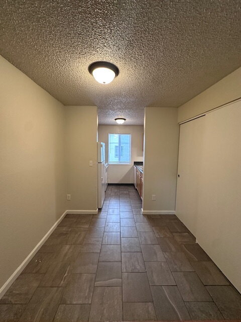 Building Photo - Charming 2-Bed Oasis with Modern Comforts on Powell Blvd.