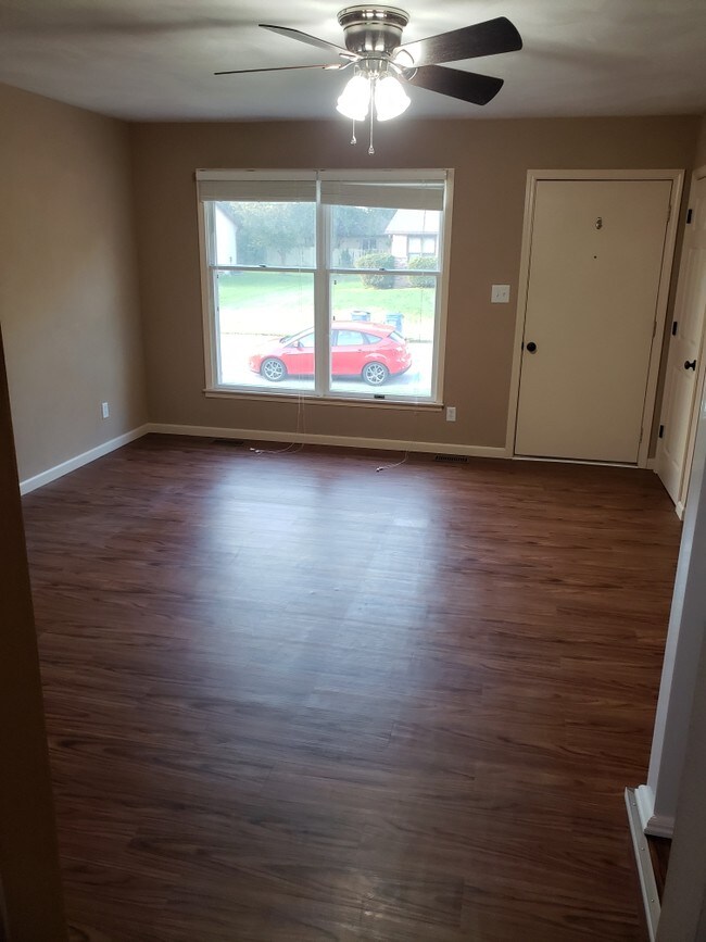 529 Briarwood Dr, Troy, IL 62294 Townhome Rentals in Troy IL