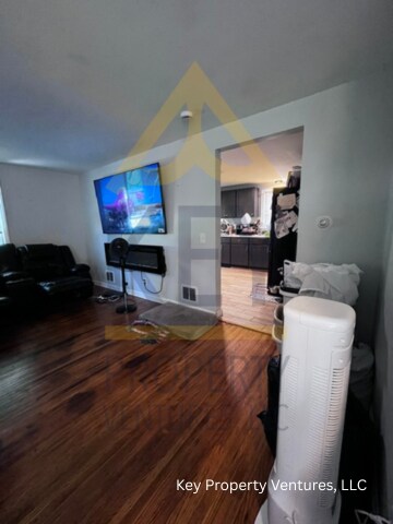 Foto del edificio - 400 Knickerbocker Ave