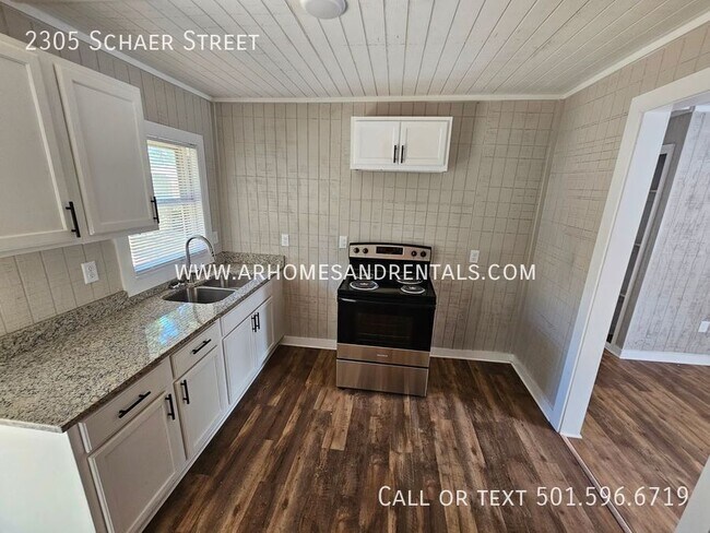Foto del edificio - 2305 Schaer St