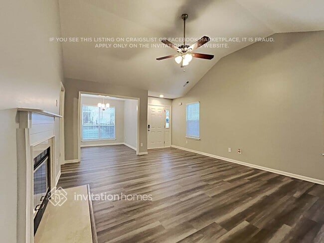 Foto del edificio - 9821 Stephen Thompson Ln