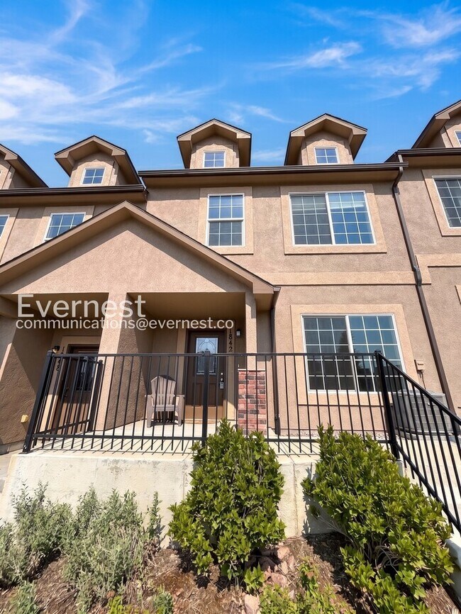 Foto del edificio - 1842 Springs Vista St