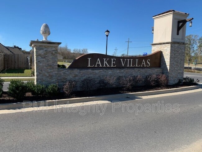 Foto del edificio - 226 Lake Breeze Dr