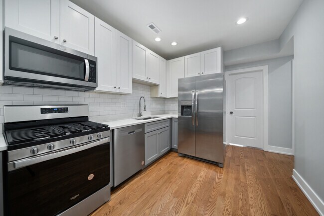 Foto del edificio - 3707 N Sacramento Ave