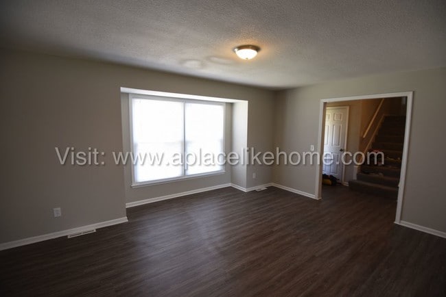 Building Photo - 1001 S Kenwood St Olathe KS 66062
