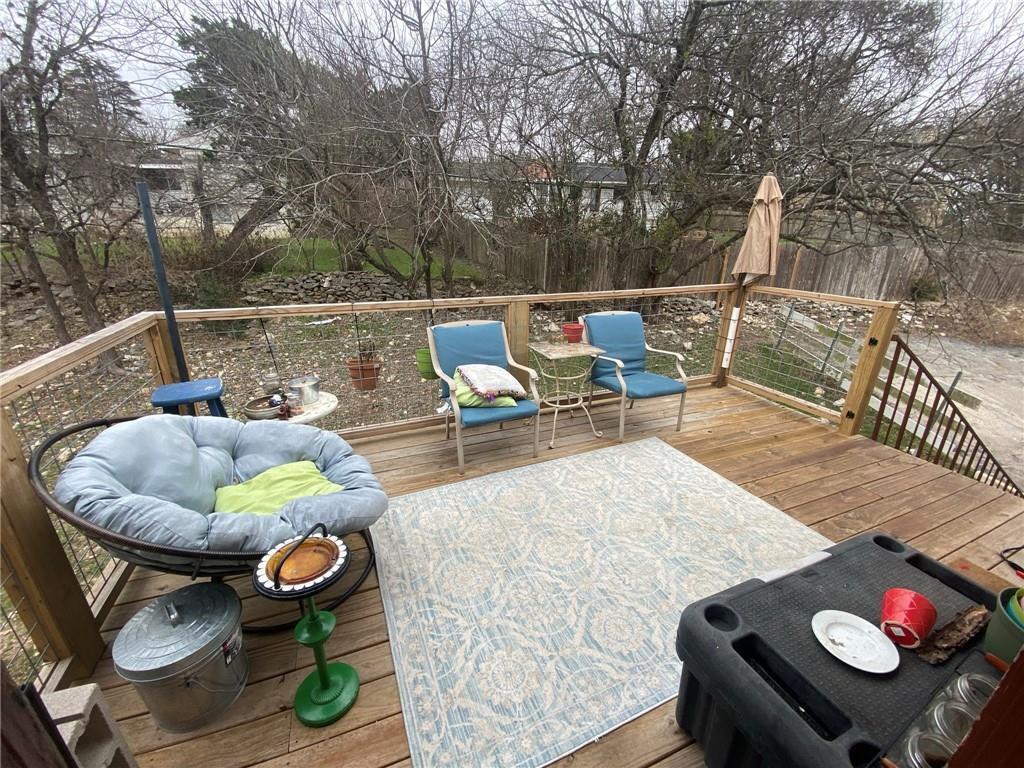 Primary Photo - 906 N LBJ Dr