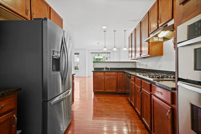 Building Photo - 10S458 Carrington Cir