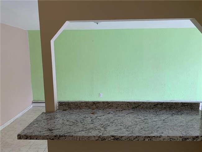 Building Photo - 640 92nd St