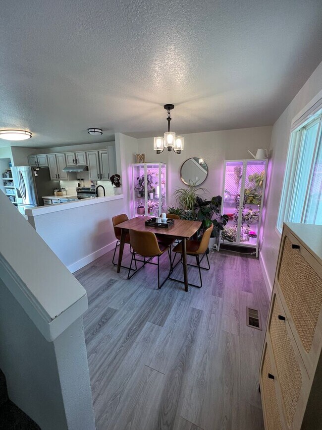 Foto del edificio - Chokecherry Place 3bd 2 ba w/ 2 car garage...