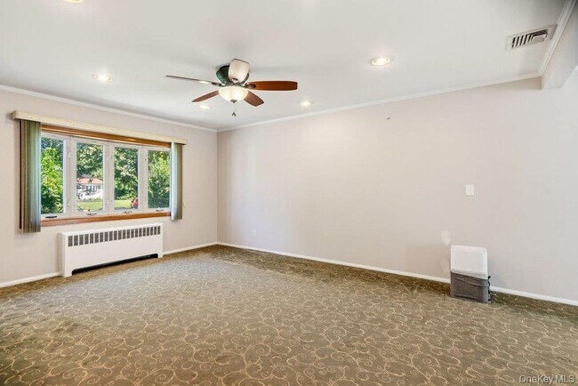 Building Photo - 8 Radnor Ct