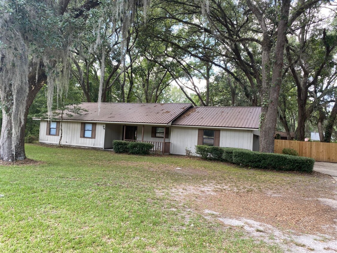 Foto principal - 3BED 2BATH - Off of Hwy 84