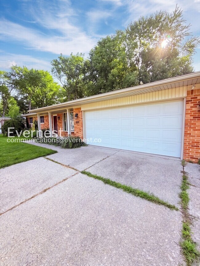 Foto del edificio - Modern 2-Bedroom, 2-Bath Home with Spacious Garage, Cozy Patio & Pet-Friendly Living – Available ...