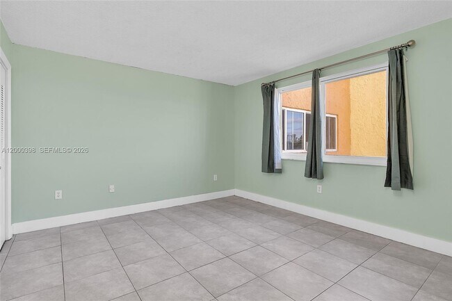 Foto del edificio - 7010 NW 186th St
