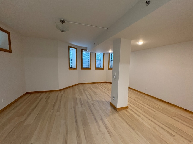 Building Photo - 4601 S Ellis Ave