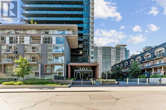 Photo du bâtiment - 101-1101 Erskine Ave