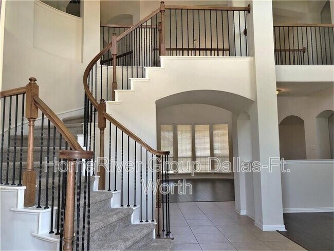 Building Photo - 5134 Navajo Dr