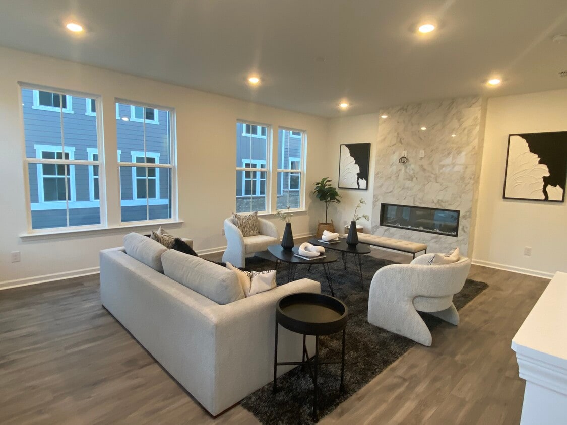 Living Room - 5003 Rill Ct