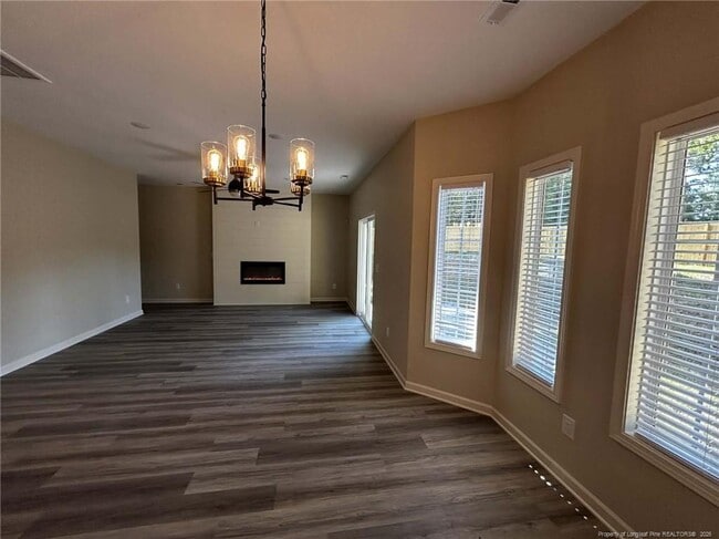Foto del edificio - 7001 Summerlin Dr