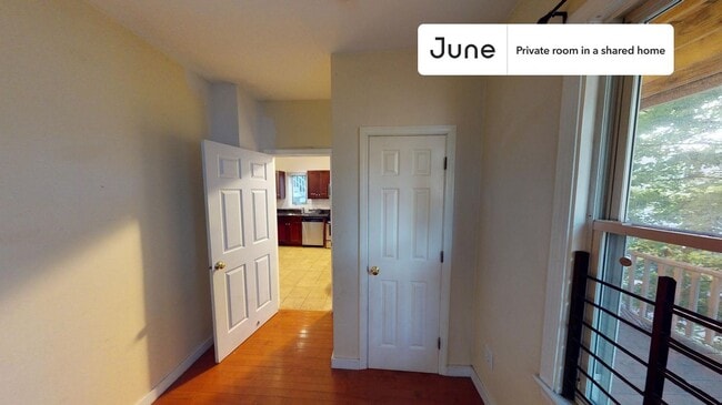 Foto del edificio - Room in Shared 4 bed/1.5 bath home