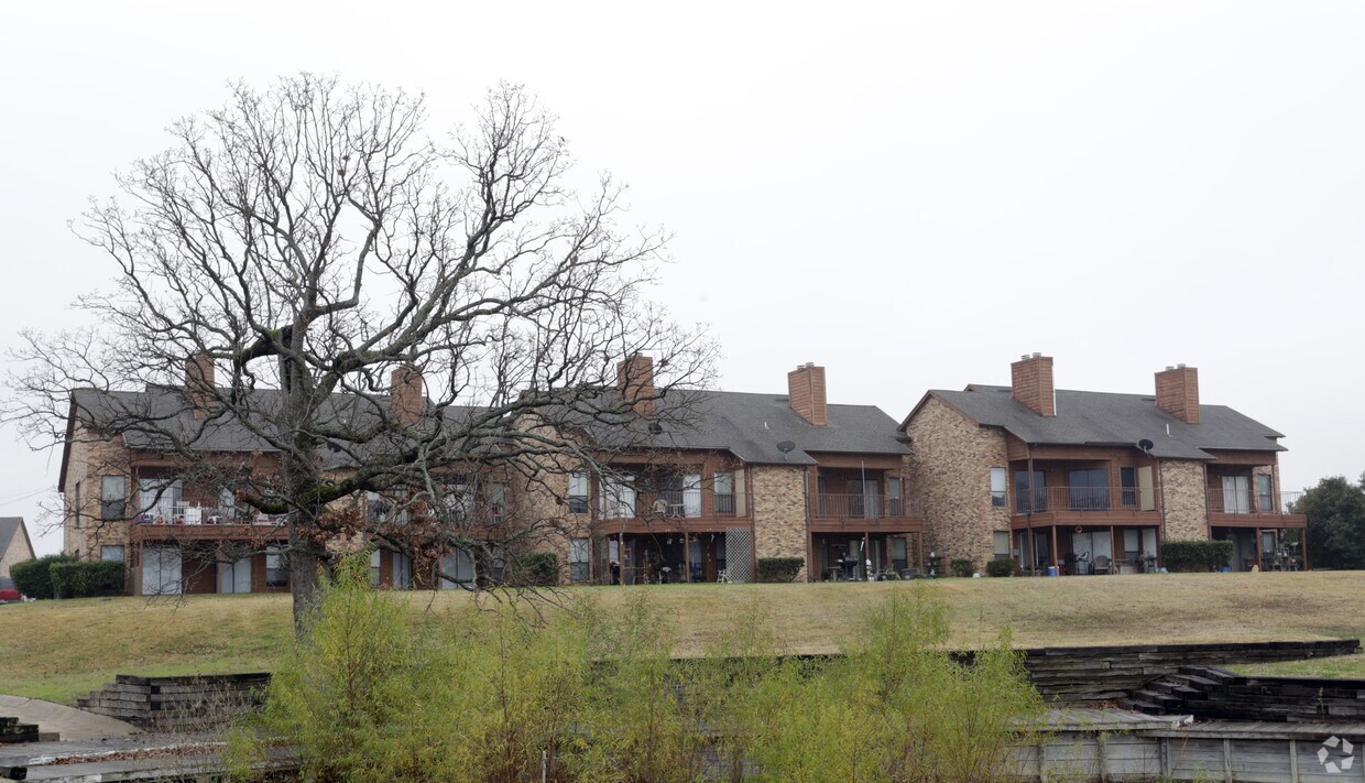 Foto del edificio - Cedar Creek Lake Waterfront
