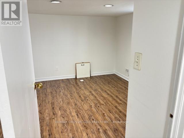 Building Photo - 307 Glebemount Ave