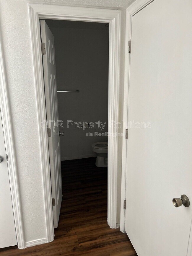 Building Photo - 1116 Coal Ave SW